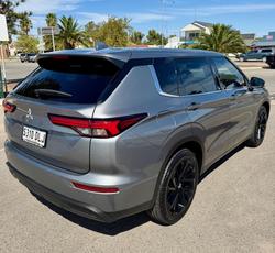 2023 Mitsubishi Outlander LS