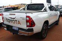 2023 Toyota Hilux SR5