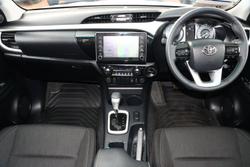 2023 Toyota Hilux SR5