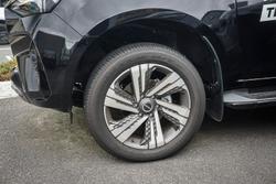 2025 Isuzu MU-X LS-T