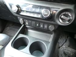 2019 Toyota Hilux SR5