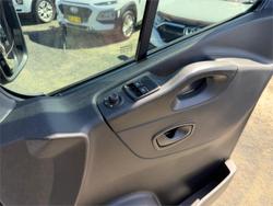 2020 MITSUBISHI EXPRESS GLX LWB SN MY21 BLACK