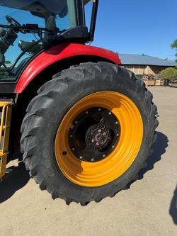 2018 Versatile 320