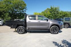 2021 Toyota Hilux SR5