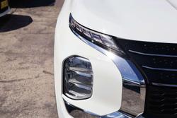 2024 Mitsubishi Outlander ES