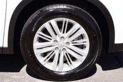 2024 Mitsubishi Outlander ES