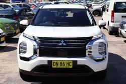 2024 Mitsubishi Outlander ES