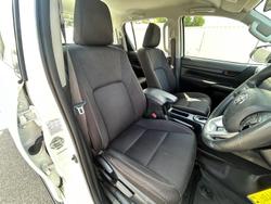 2020 Toyota Hilux SR