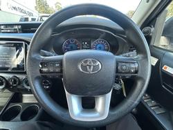 2020 Toyota Hilux SR