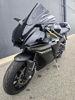 2023 Yamaha YZF-R1 R1 Black
