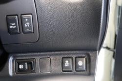 2023 Nissan Navara ST-X