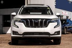 2025 Mahindra XUV700 AX7L Everest White