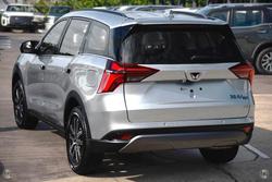 2025 Mahindra XUV700 AX7L Dazzling Silver