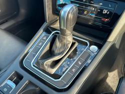 2022 Volkswagen Passat 206TSI R-Line