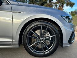 2022 Volkswagen Passat 206TSI R-Line