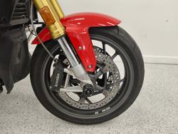 2017 BMW Motorrad R1200R Red