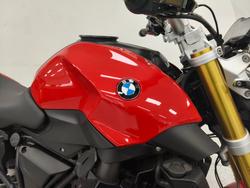 2017 BMW Motorrad R1200R Red