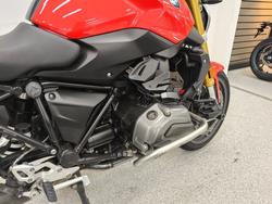 2017 BMW Motorrad R1200R Red