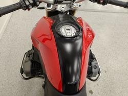 2017 BMW Motorrad R1200R Red