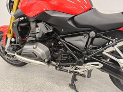 2017 BMW Motorrad R1200R Red