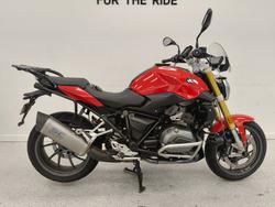 2017 BMW Motorrad R1200R Red