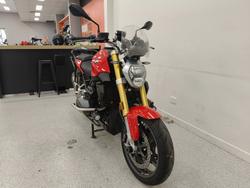 2017 BMW Motorrad R1200R Red