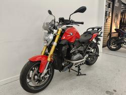 2017 BMW Motorrad R1200R Red