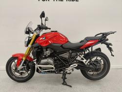 2017 BMW Motorrad R1200R Red