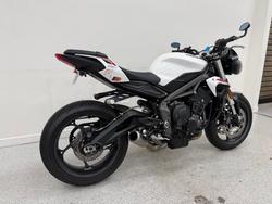 2022 Triumph STREET TRIPLE S 660 LAMS White