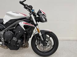 2022 Triumph STREET TRIPLE S 660 LAMS White