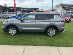 2023 Mitsubishi Outlander LS