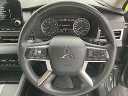 2023 Mitsubishi Outlander LS