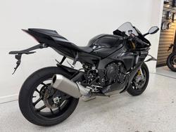 2025 YAMAHA YZF-R1 Black