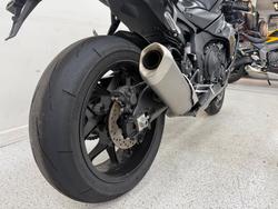 2025 YAMAHA YZF-R1 Black