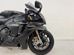 2025 YAMAHA YZF-R1 Black