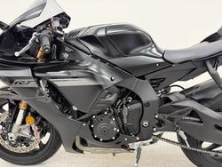 2025 YAMAHA YZF-R1 Black