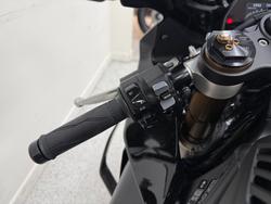 2025 YAMAHA YZF-R1 Black