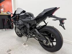 2025 YAMAHA YZF-R1 Black