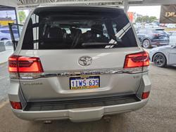 2018 Toyota Landcruiser Sahara VDJ200R 4X4 Dual Range Silver Pearl