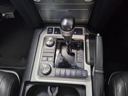 2018 Toyota Landcruiser Sahara VDJ200R 4X4 Dual Range Silver Pearl