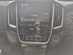 2018 Toyota Landcruiser Sahara VDJ200R 4X4 Dual Range Silver Pearl