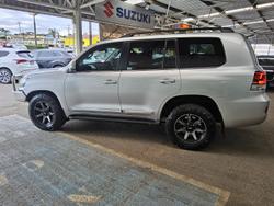 2018 Toyota Landcruiser Sahara VDJ200R 4X4 Dual Range Silver Pearl
