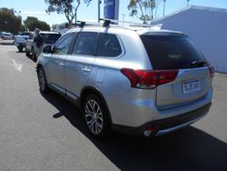 2017 Mitsubishi Outlander LS