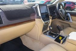 2017 Toyota Landcruiser VX