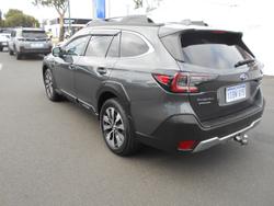 2023 Subaru Outback AWD Touring