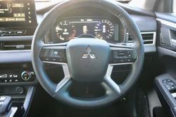 2025 Mitsubishi Outlander LS