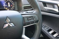 2025 Mitsubishi Outlander LS