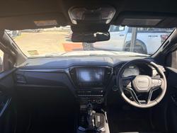 2025 Isuzu D-MAX BLADE