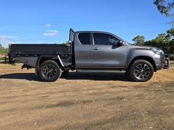 2023 Toyota Hilux SR5 (4x4)