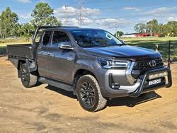 2023 Toyota Hilux SR5 (4x4)